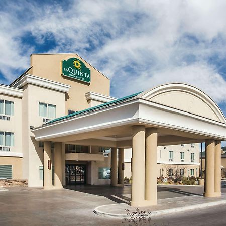 La Quinta By Wyndham Ely Hotel Exterior photo